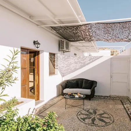 Arte Ξενοδοχείο *